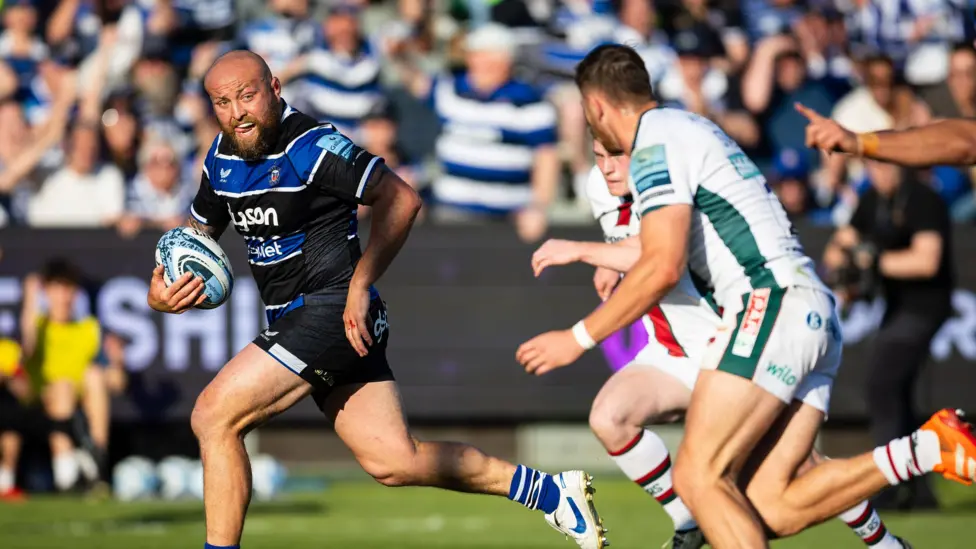Bath overpower Leicester in top-of-the-table clash.