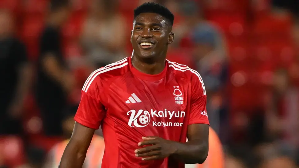 Nuno 'préoccupé mais positif' pour l'auxiliaire blessé Awoniyi.